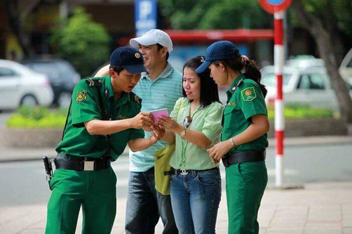 Bureau d' assistance aux touristes à Hanoi Bureau d' assistance aux touristes à Hanoi