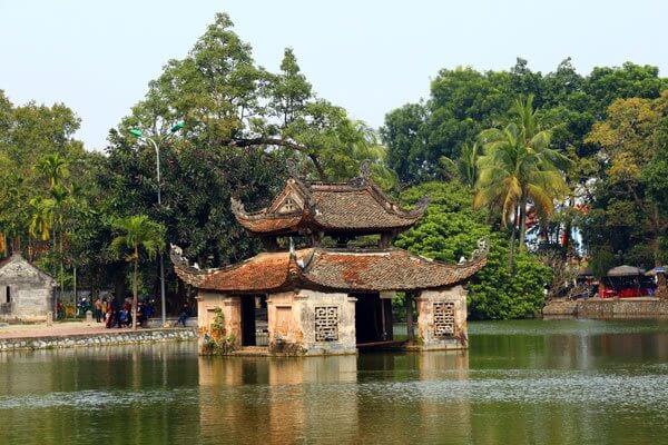 ancienne theatre de marionette sur l'eau a la pagode du maitre a hanoi